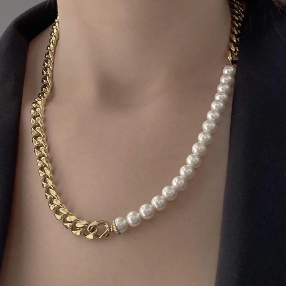 NIB Rare-Romance Elegant Gold and White Pearl Necklace Cuban Chain
